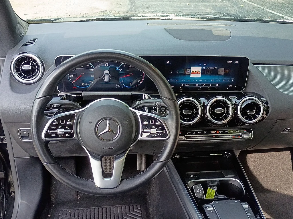 Used 2021 Night Black Mercedes-Benz GLA 250 4MATIC® image 12