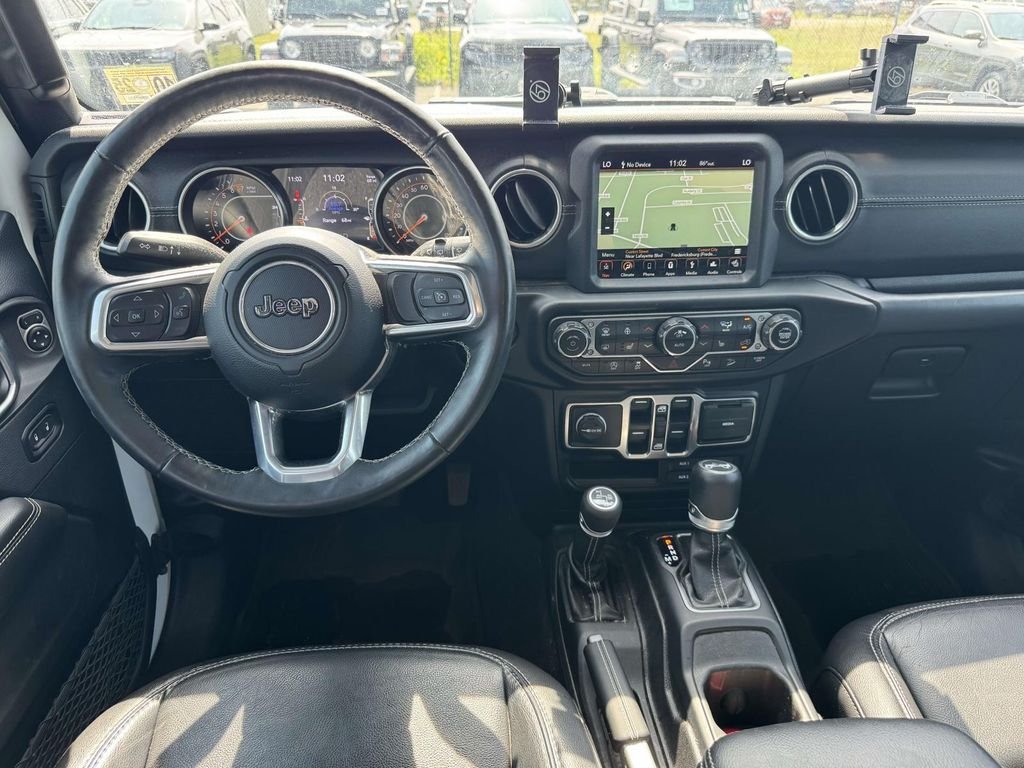 Used 2019 White Jeep Unlimited Sahara image 15