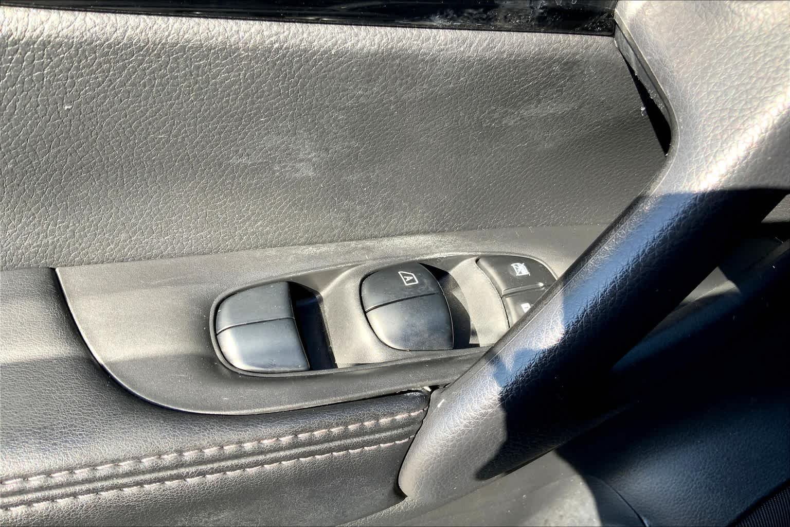 Used 2020 Magnetic Black Pearl Nissan SV image 35