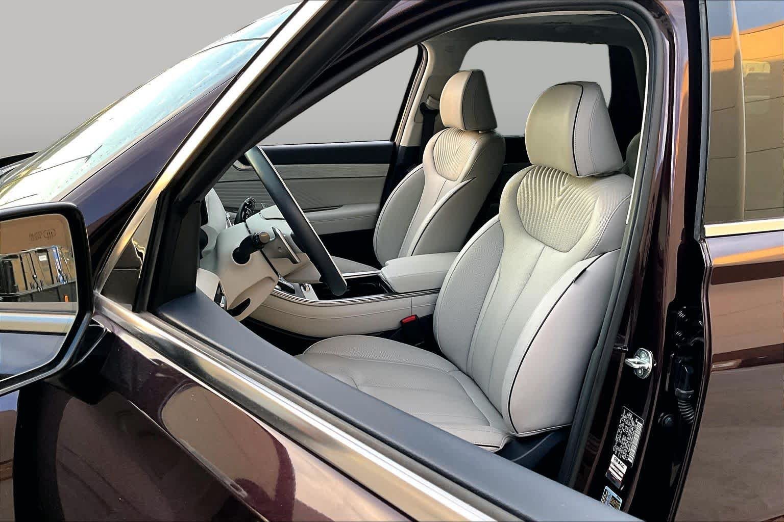 Used 2024 Sierra Burgundy Hyundai Calligraphy image 8