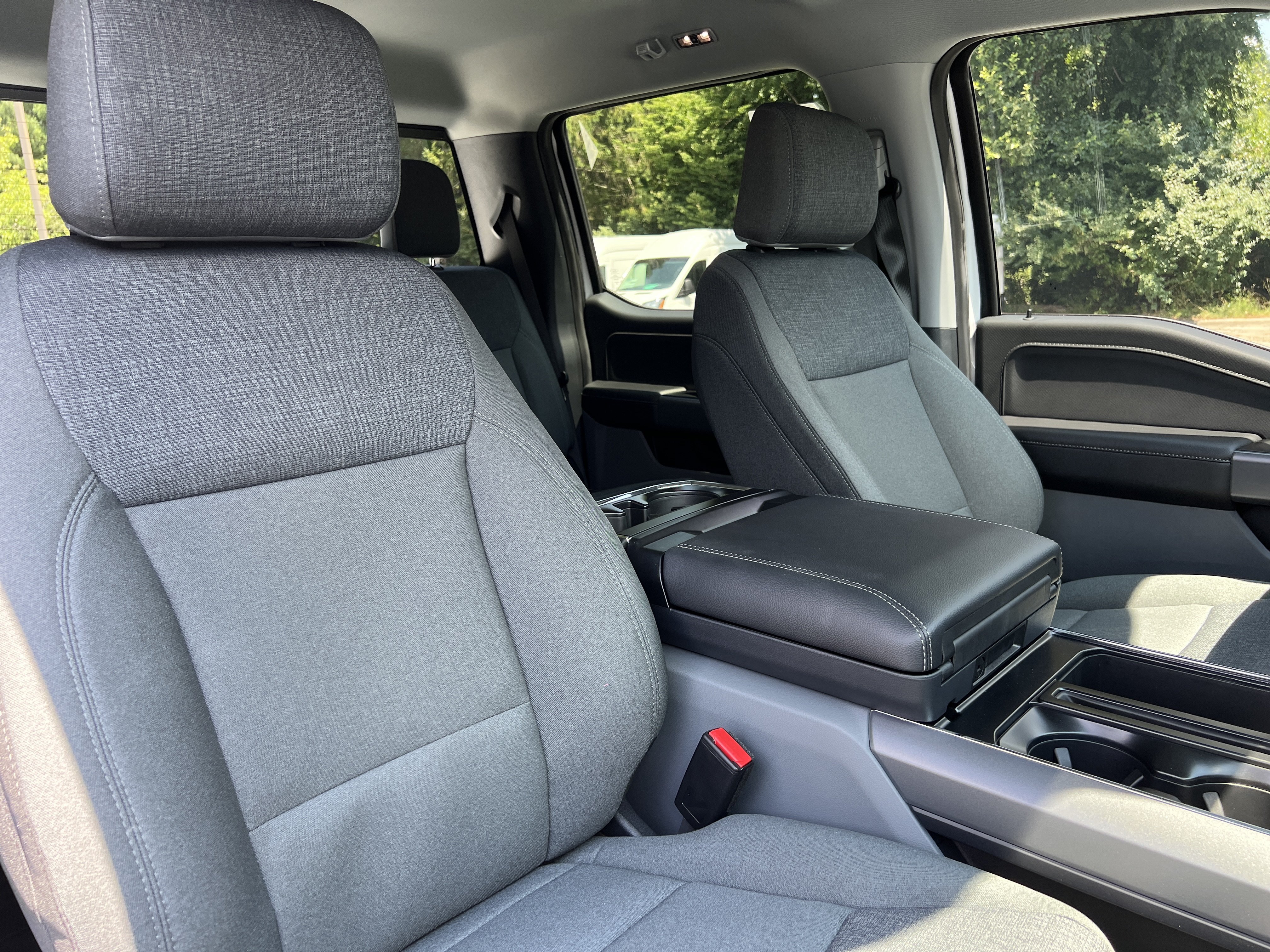 New 2026 Oxford White Ford XLT image 21
