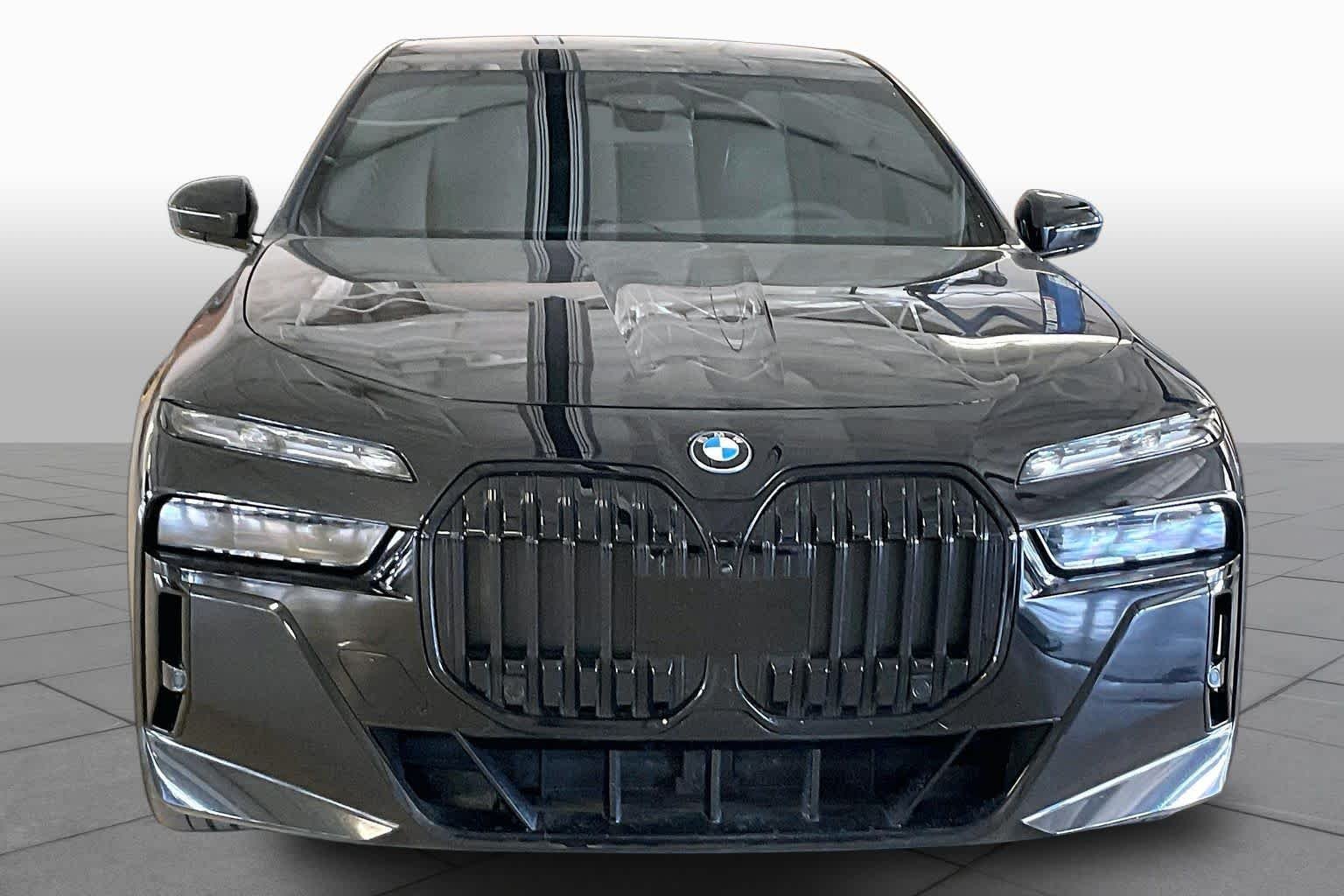 Certified Used 2024 Black Sapphire Metallic BMW xDrive60 image 3