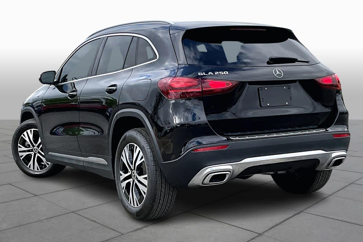 Certified Used 2025 Night Black Mercedes-Benz GLA 250 image 12