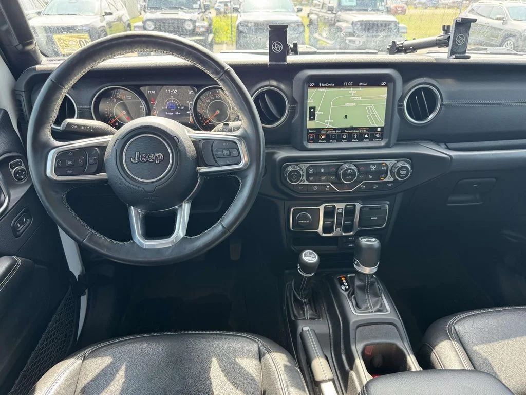 Used 2019 White Jeep Unlimited Sahara image 15