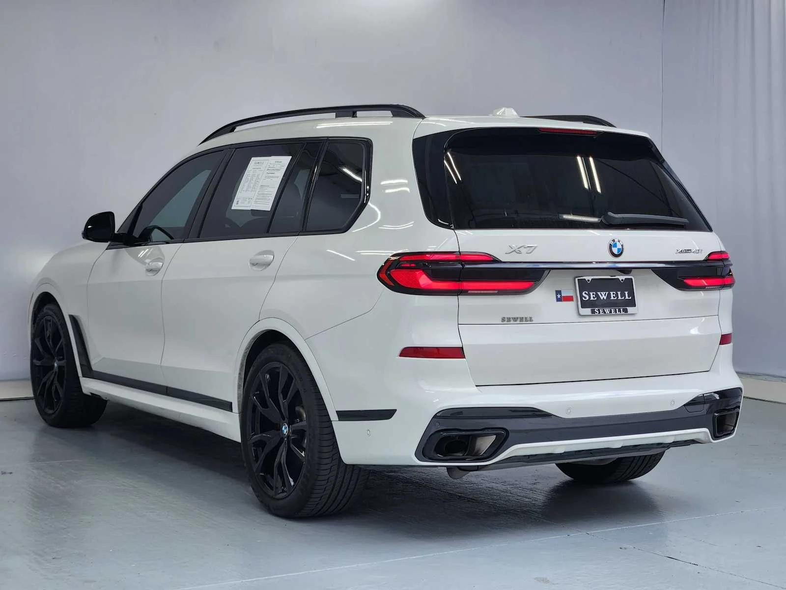 Certified Used 2024 Alpine White BMW xDrive40i image 3