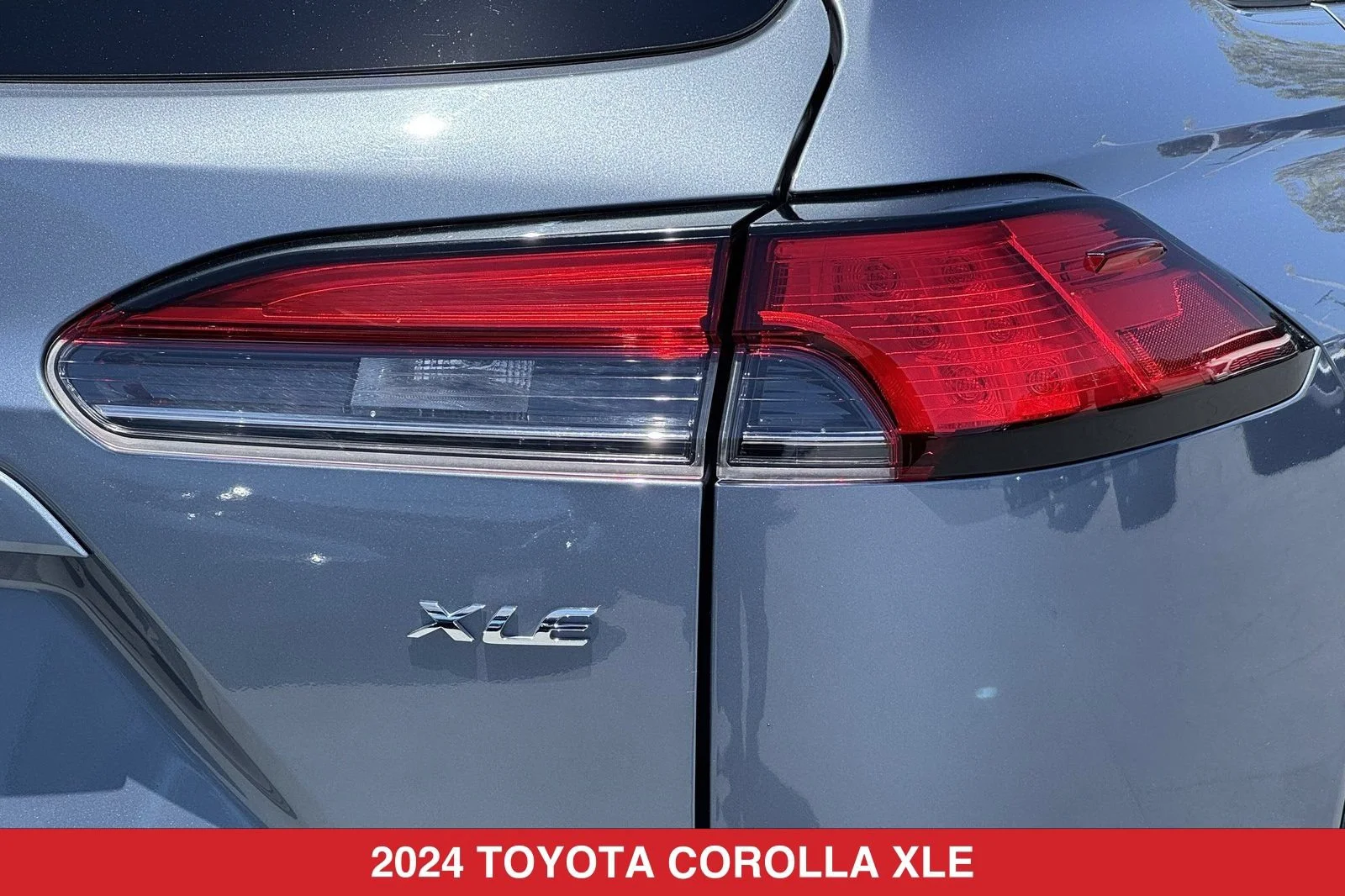 Used 2024 CELESTITE GRAY METALLIC Toyota XLE image 27