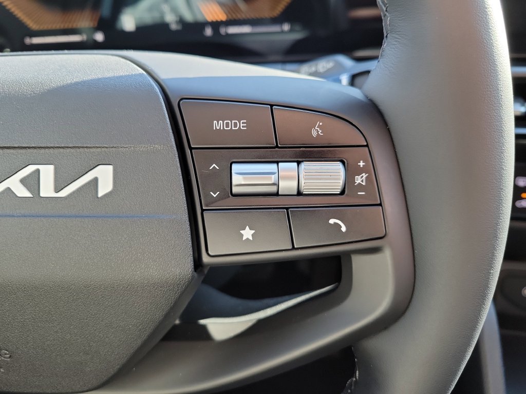New 2026 Glacial White Pearl Kia EX image 29