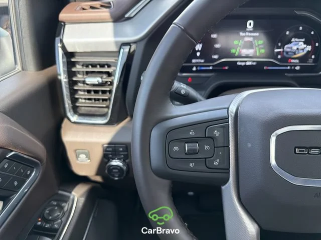 Certified Used 2025 Summit White GMC Denali image 27