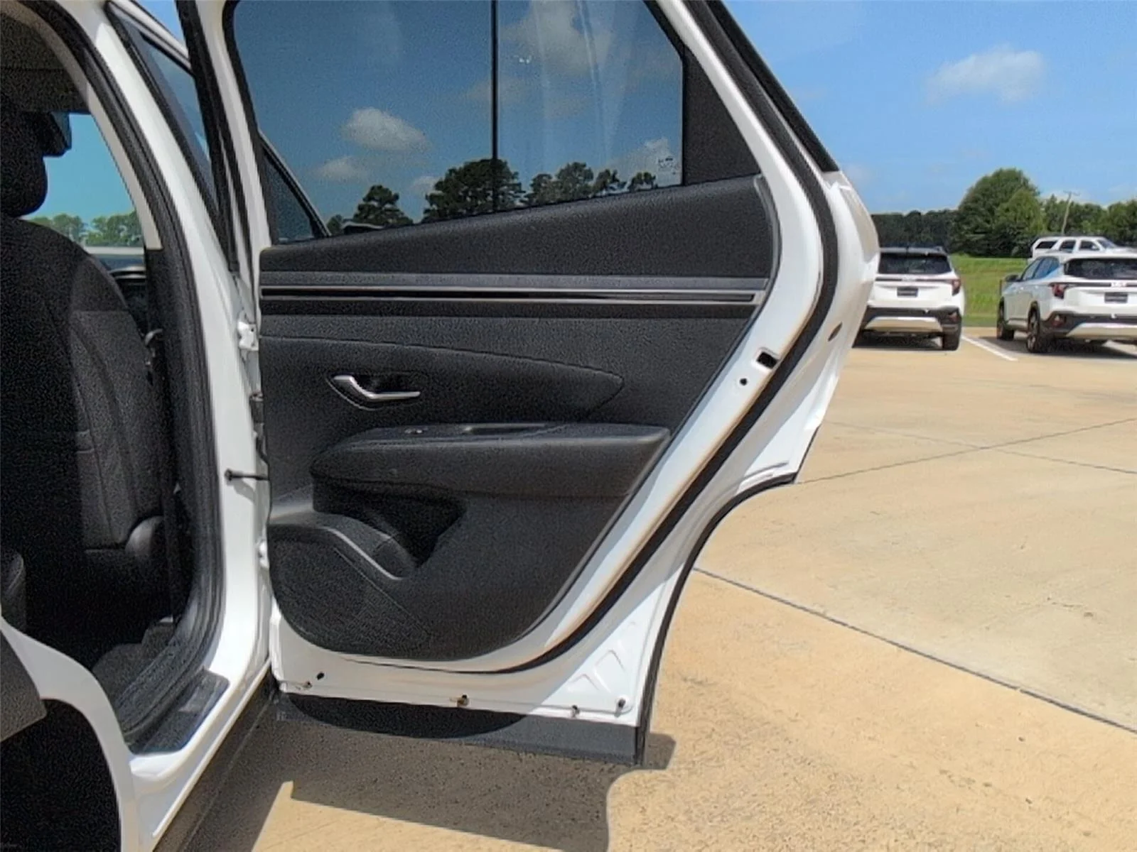Used 2024 White Pearl Hyundai SEL image 22