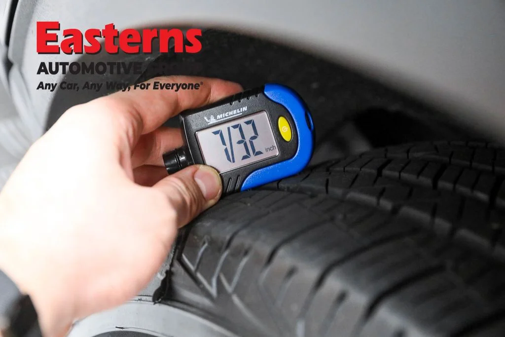 Used 2021 Blue Ford SE image 25