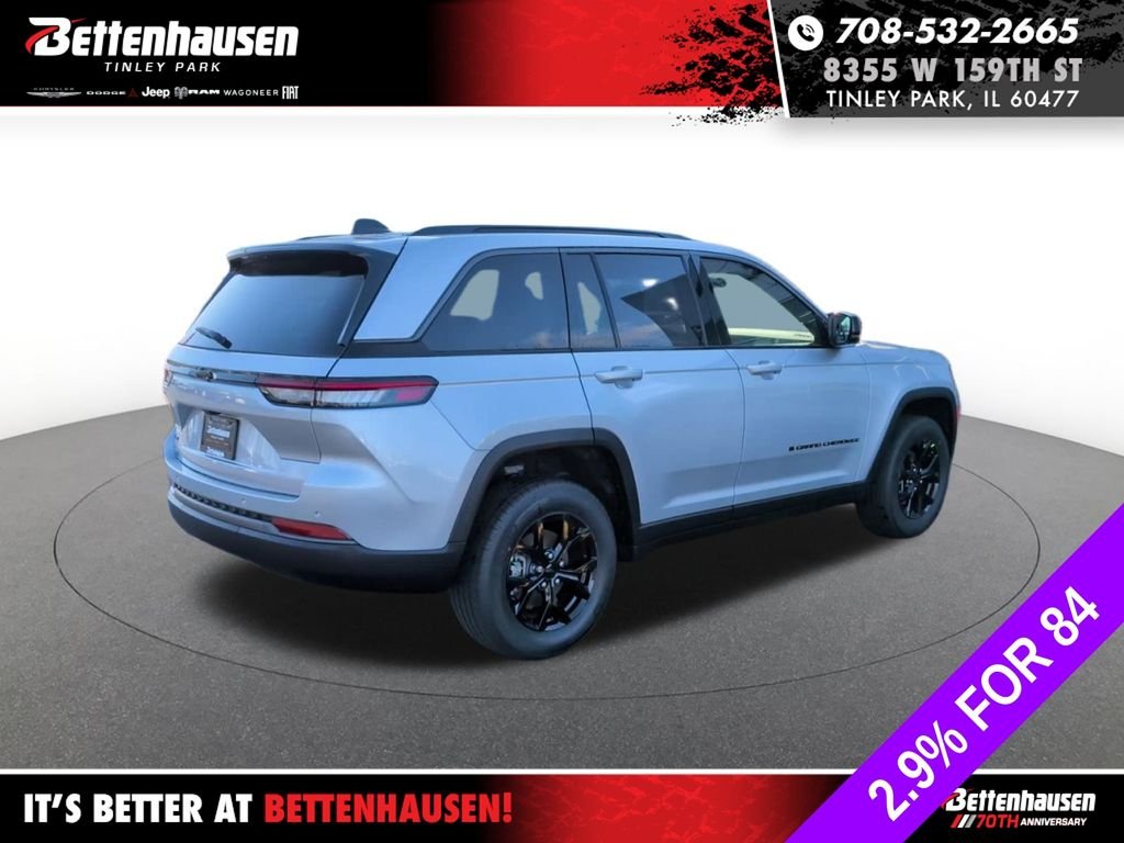 New 2026 Silver Zynith Exterior Paint Jeep Altitude image 5
