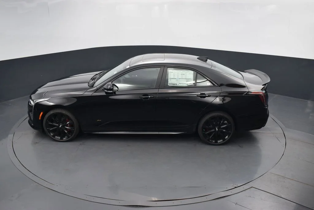 2025 Cadillac CT4 V-Series - Photo 38