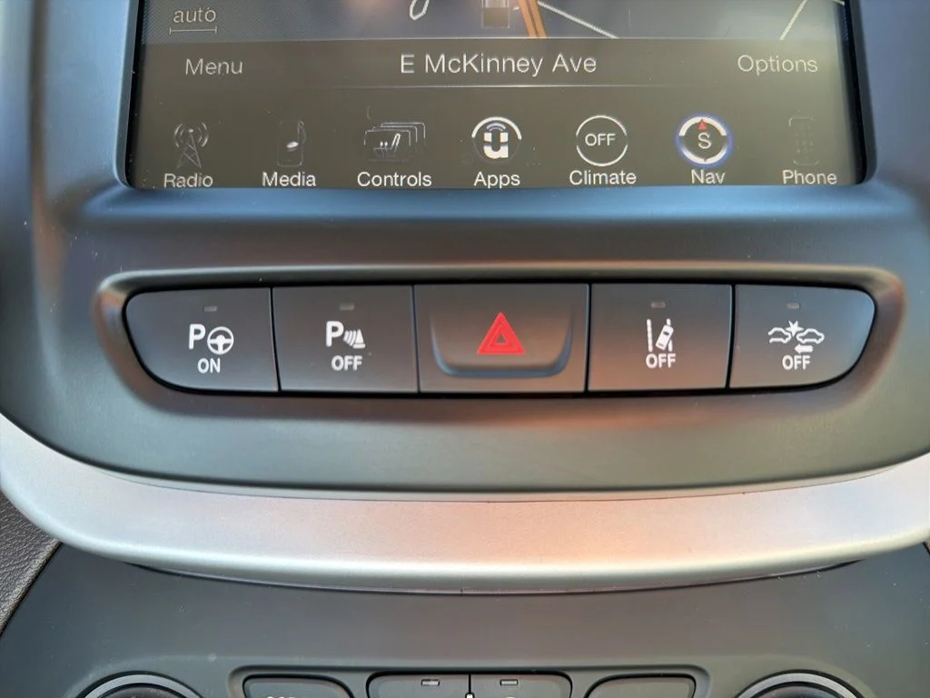 Used 2018 White Jeep Overland image 44