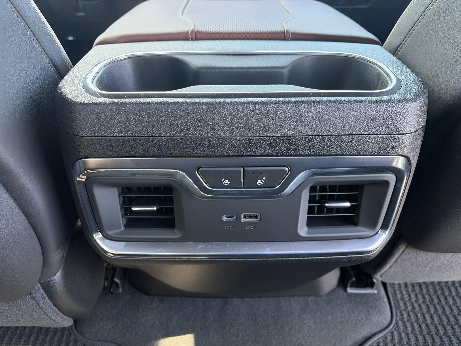 Used 2026 Glacier White Tricoat GMC Denali Ultimate image 19