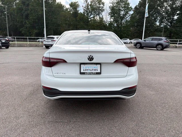Used 2024 White Volkswagen 1.5T Sport image 4