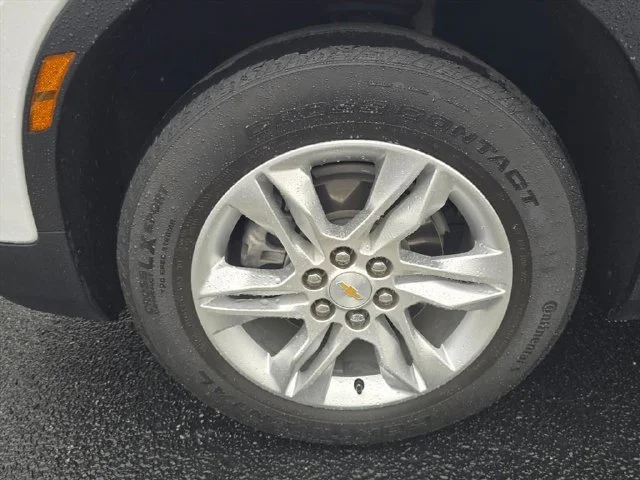 Used 2022 SUMMIT WHITE Chevrolet LT image 27