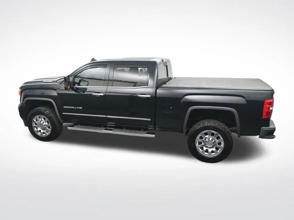 Used 2019 Black GMC Denali image 30