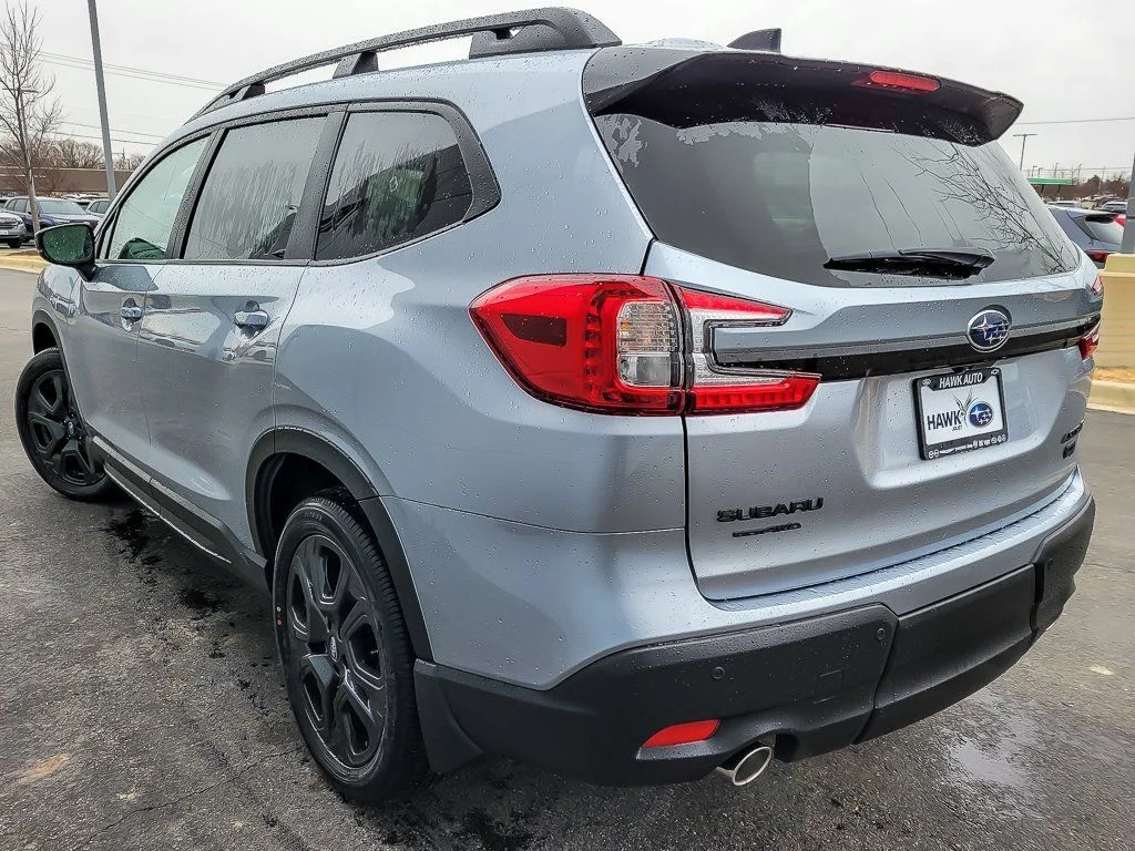 Used 2026 Silver Subaru Onyx Edition Touring image 6