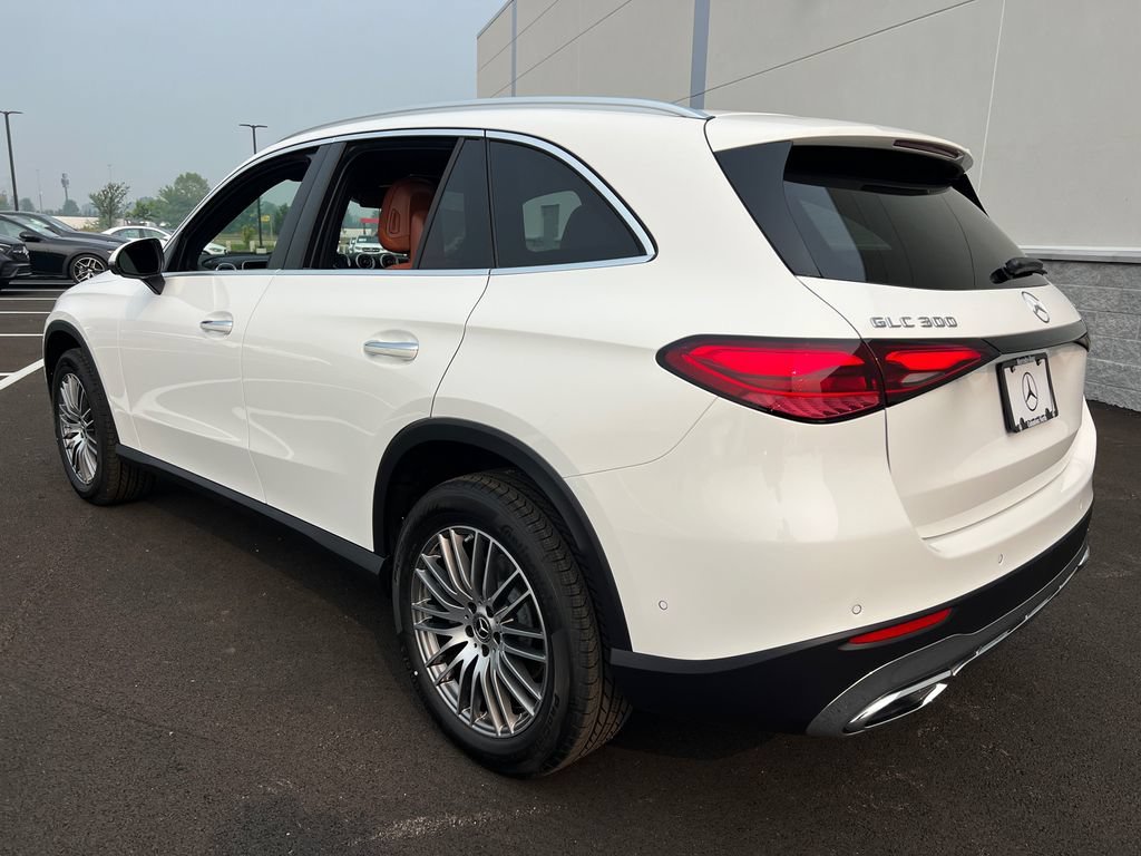 New 2026 Polar White Mercedes-Benz GLC 300 image 41