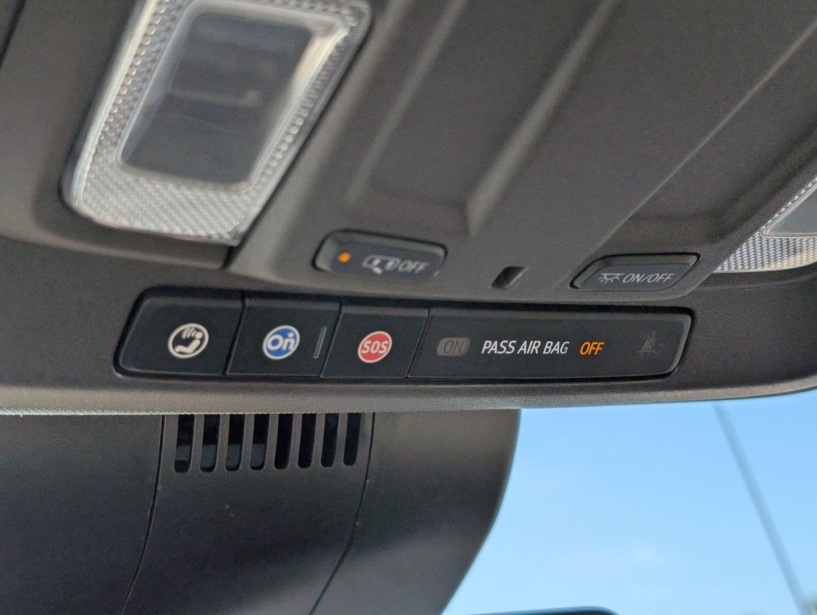 Used 2022 PACIFIC BLUE METALLIC GMC SLT image 18