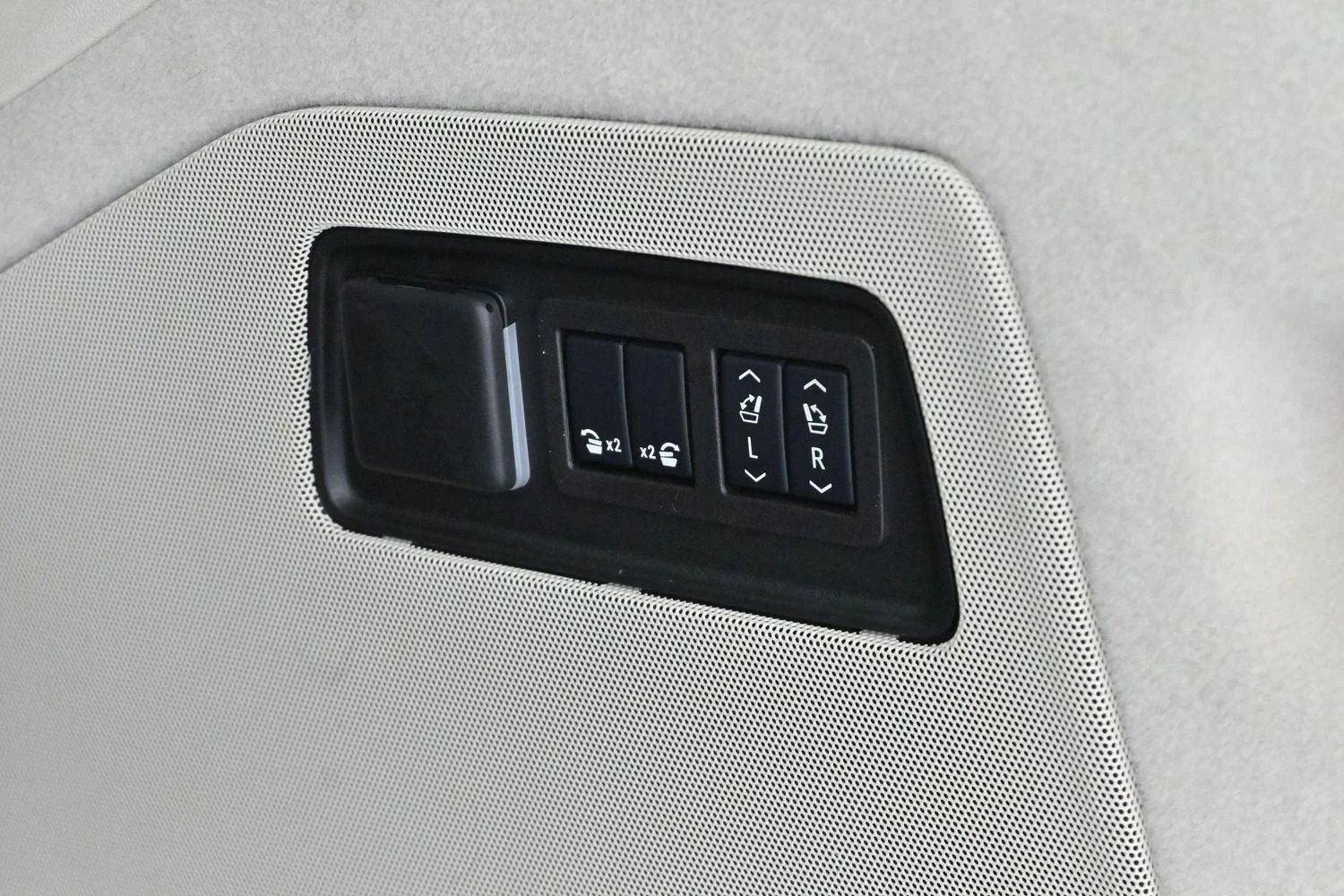 Used 2024 Crystal White Tricoat Cadillac Sport Platinum image 10