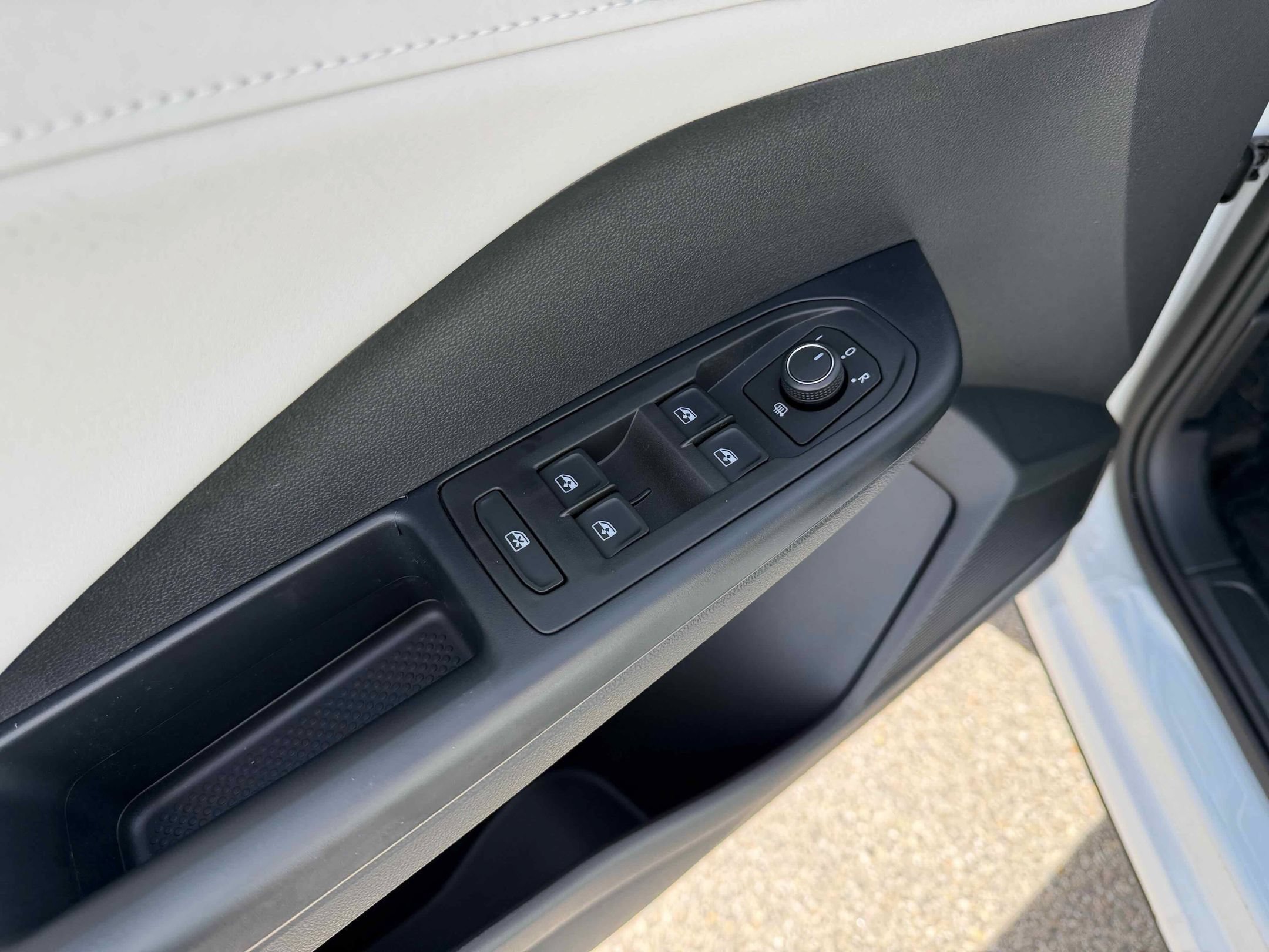New 2026 Pure White Volkswagen SE image 16