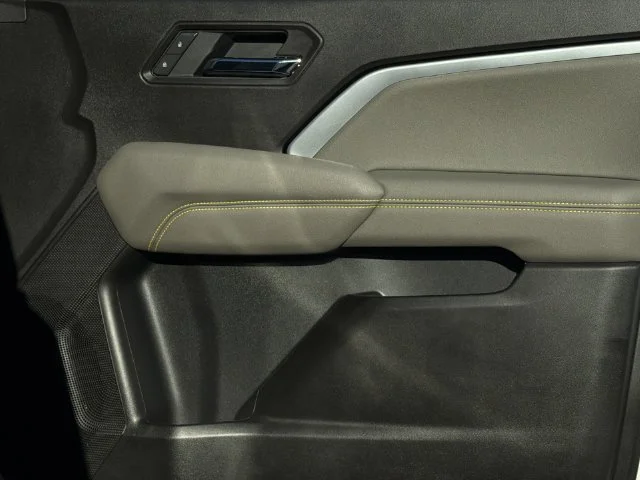 Used 2025 White Chevrolet ZR2 image 36