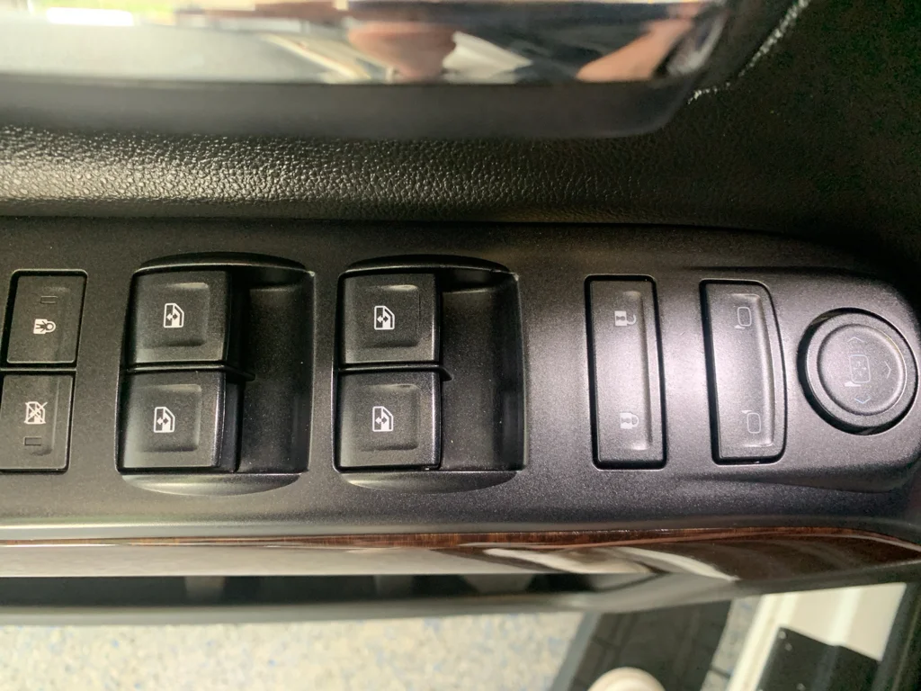 Used 2015 Summit White GMC SLE image 27