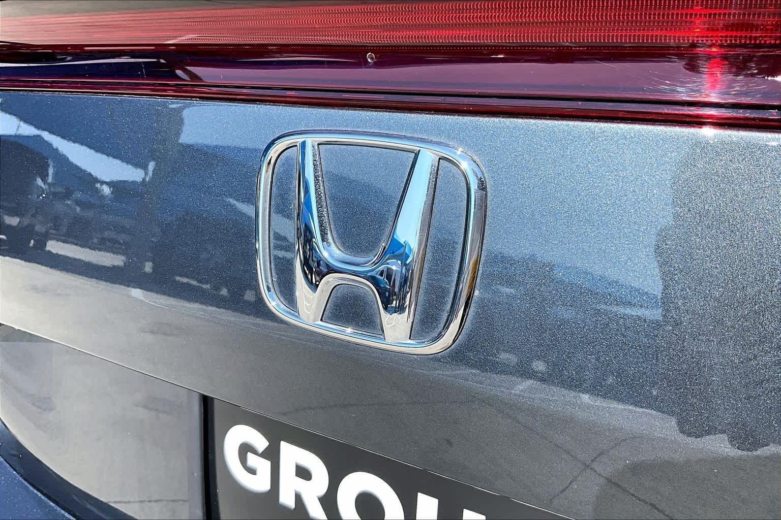 Used 2024 Meteorite Gray Metallic Honda EX-L image 31