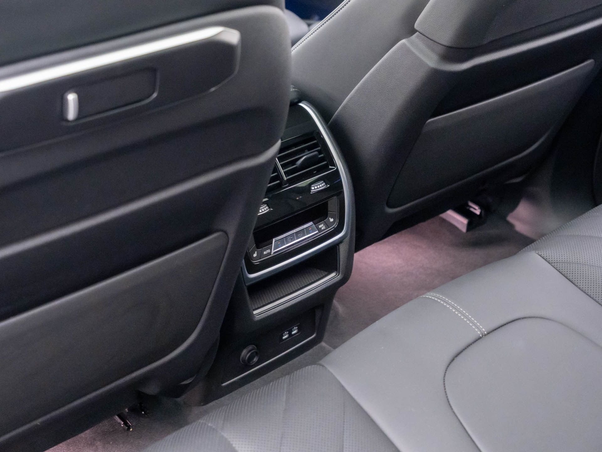 Used 2026 Black BMW xDrive50e image 20