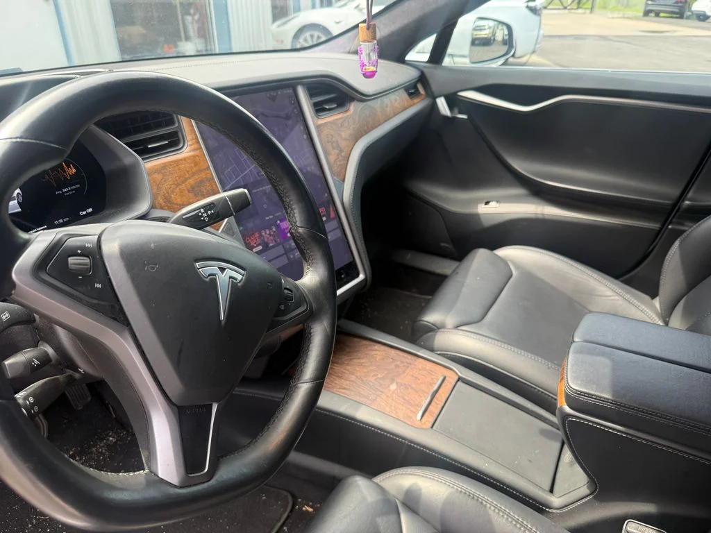 Used 2018 White Tesla 75D image 19