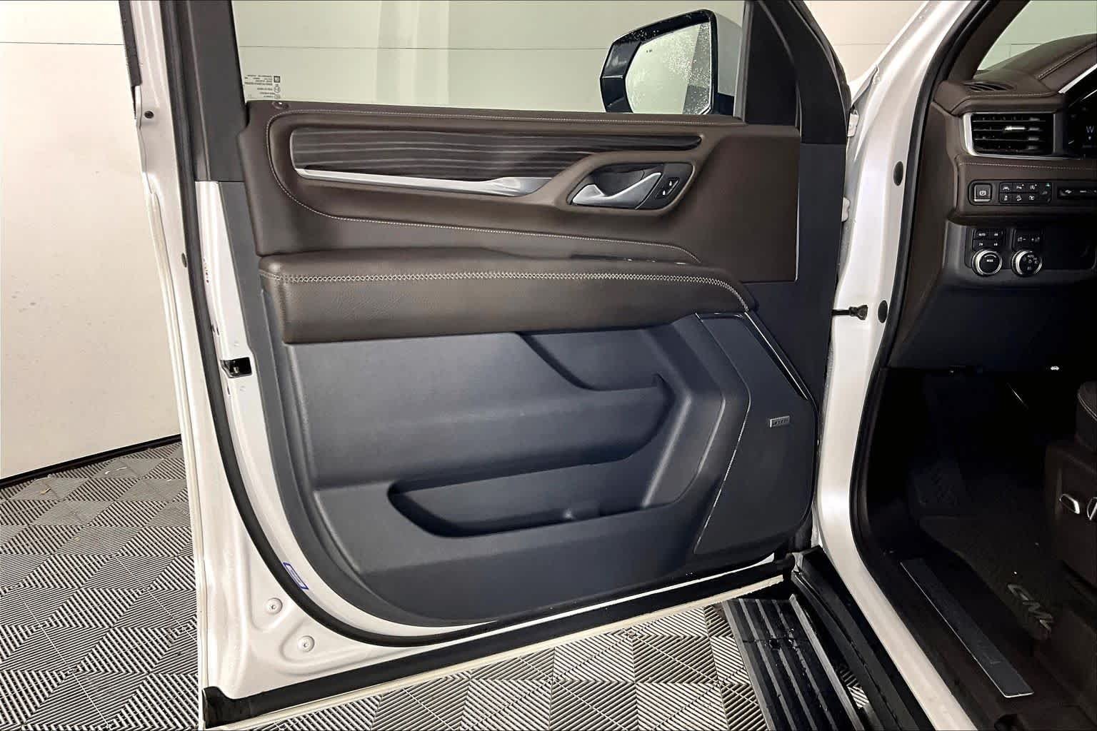 2022 GMC Yukon XL Denali - Photo 21