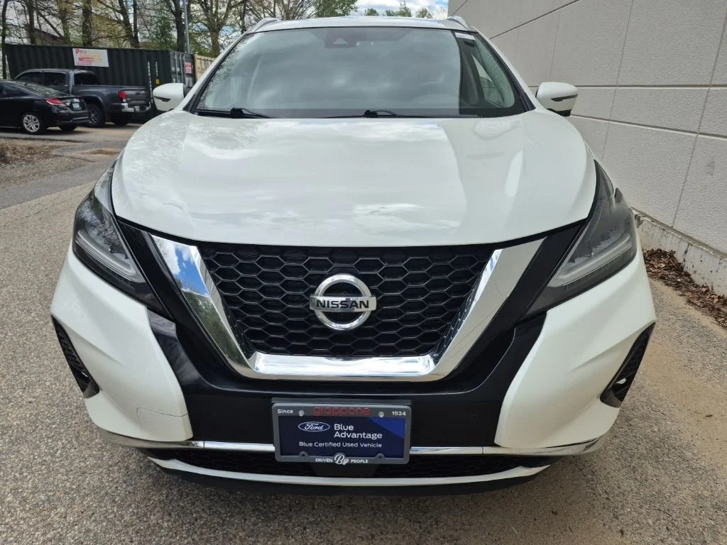 Used 2020 White Nissan Platinum image 3