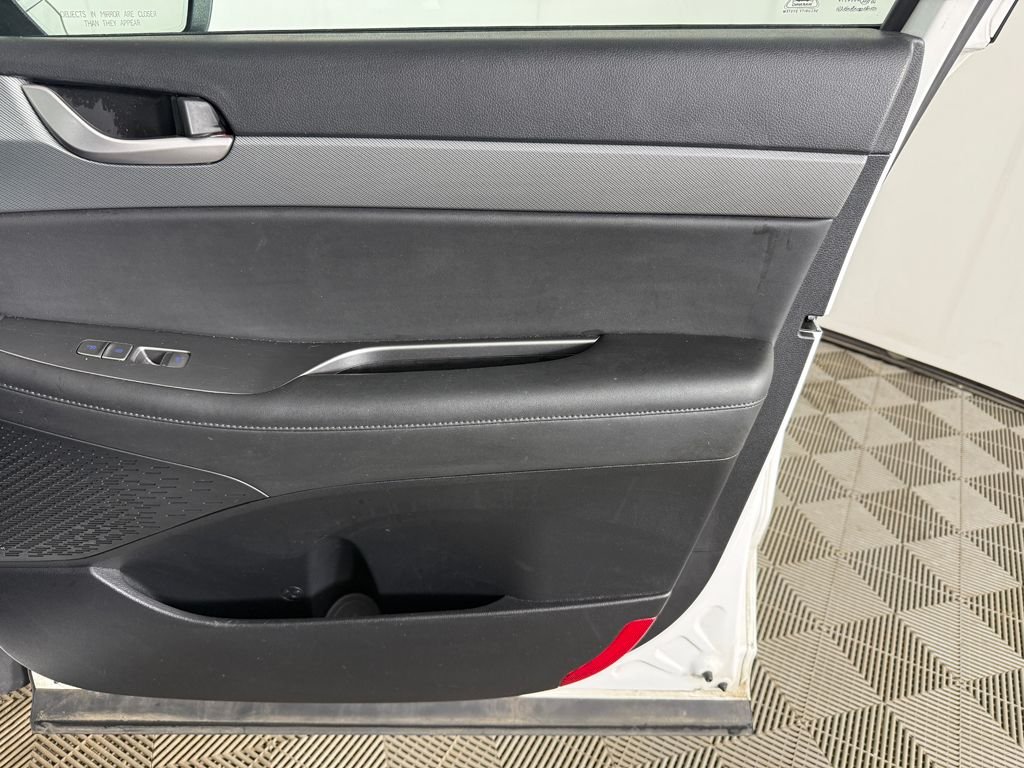 Used 2023 White Hyundai SEL image 27
