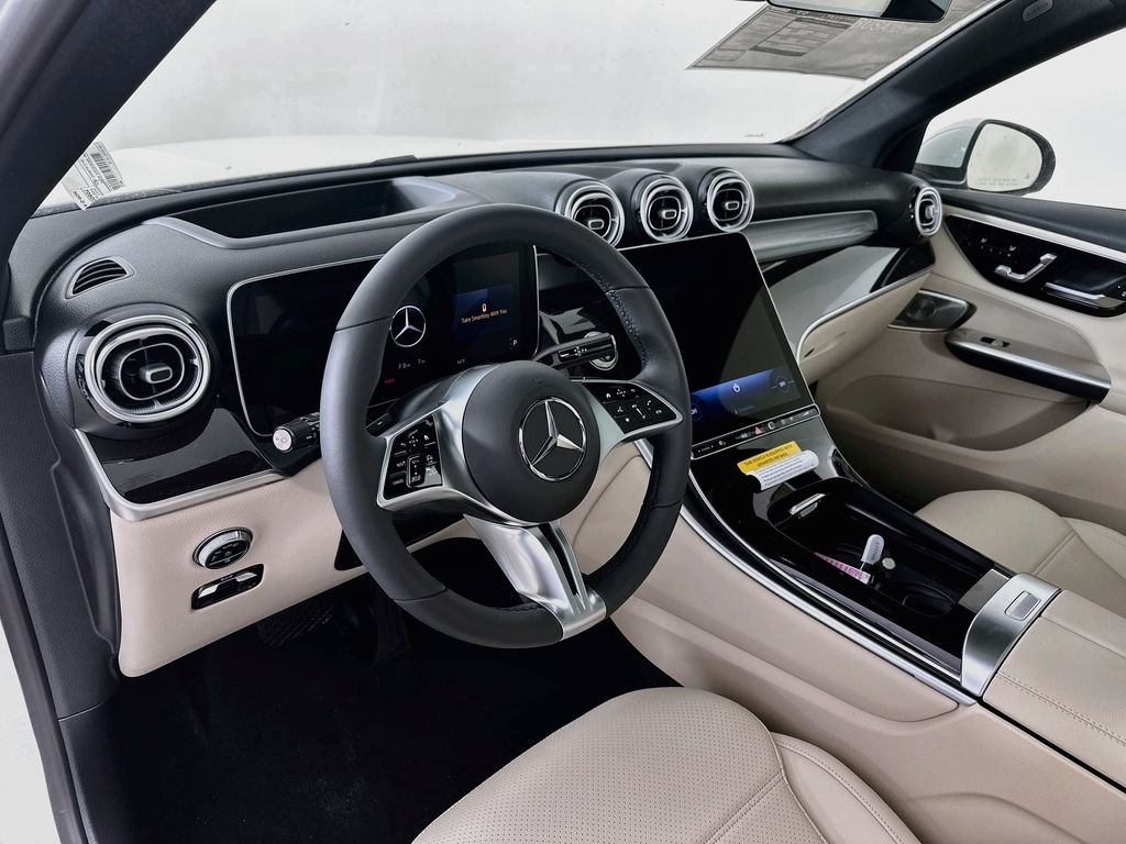 New 2026 Polar White Mercedes-Benz GLC 300 image 9