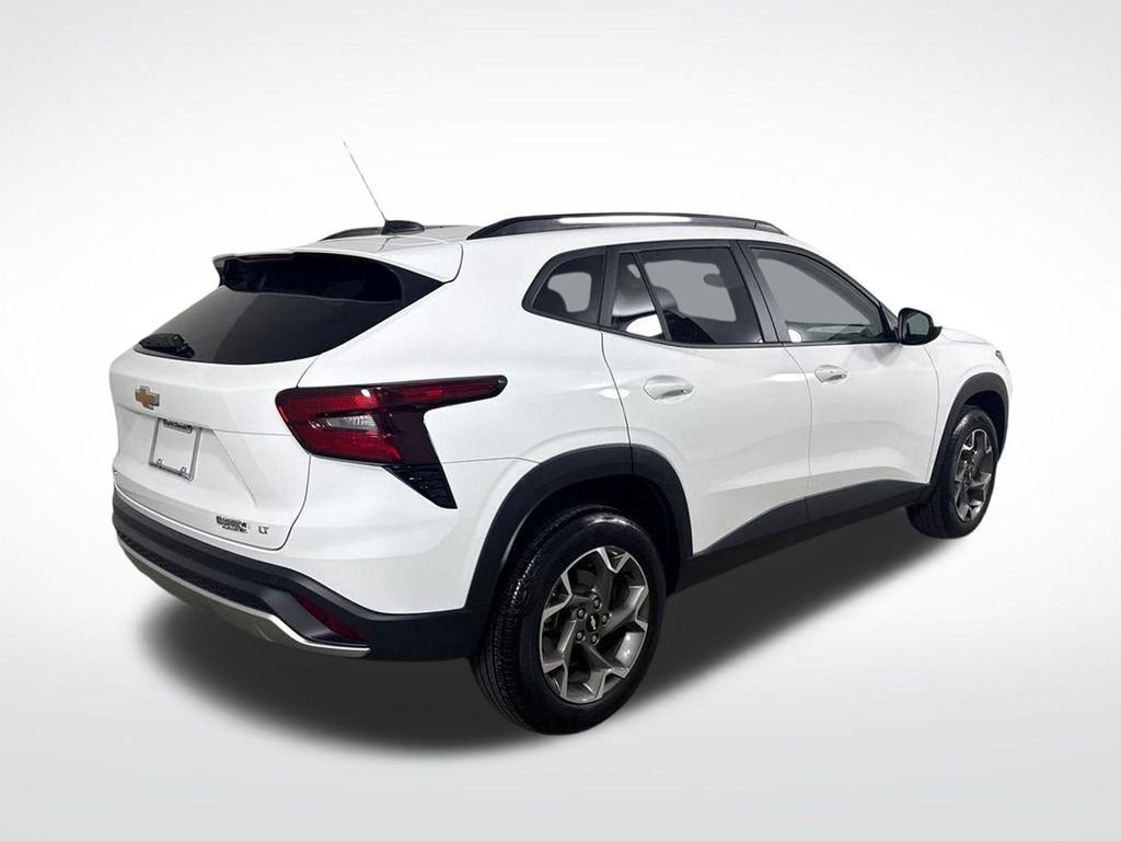 Used 2025 White Chevrolet LT image 3