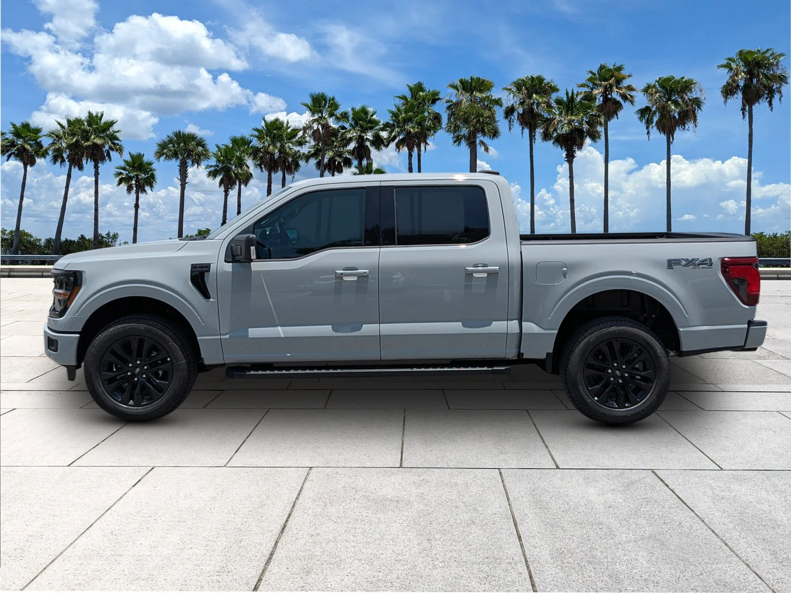 New 2026 Avalanche Ford XLT image 4