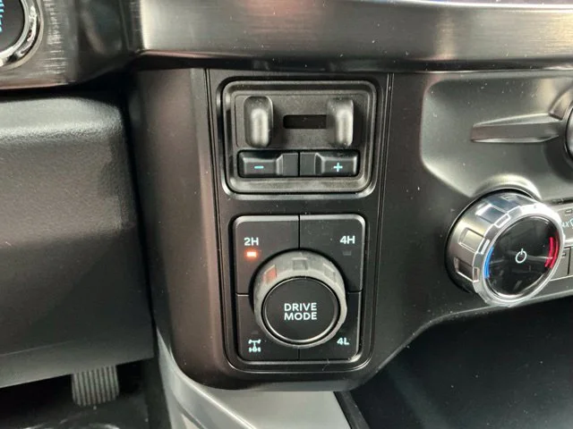 New 2027 Iconic Silver Metallic Ford F-350® Lariat® image 40
