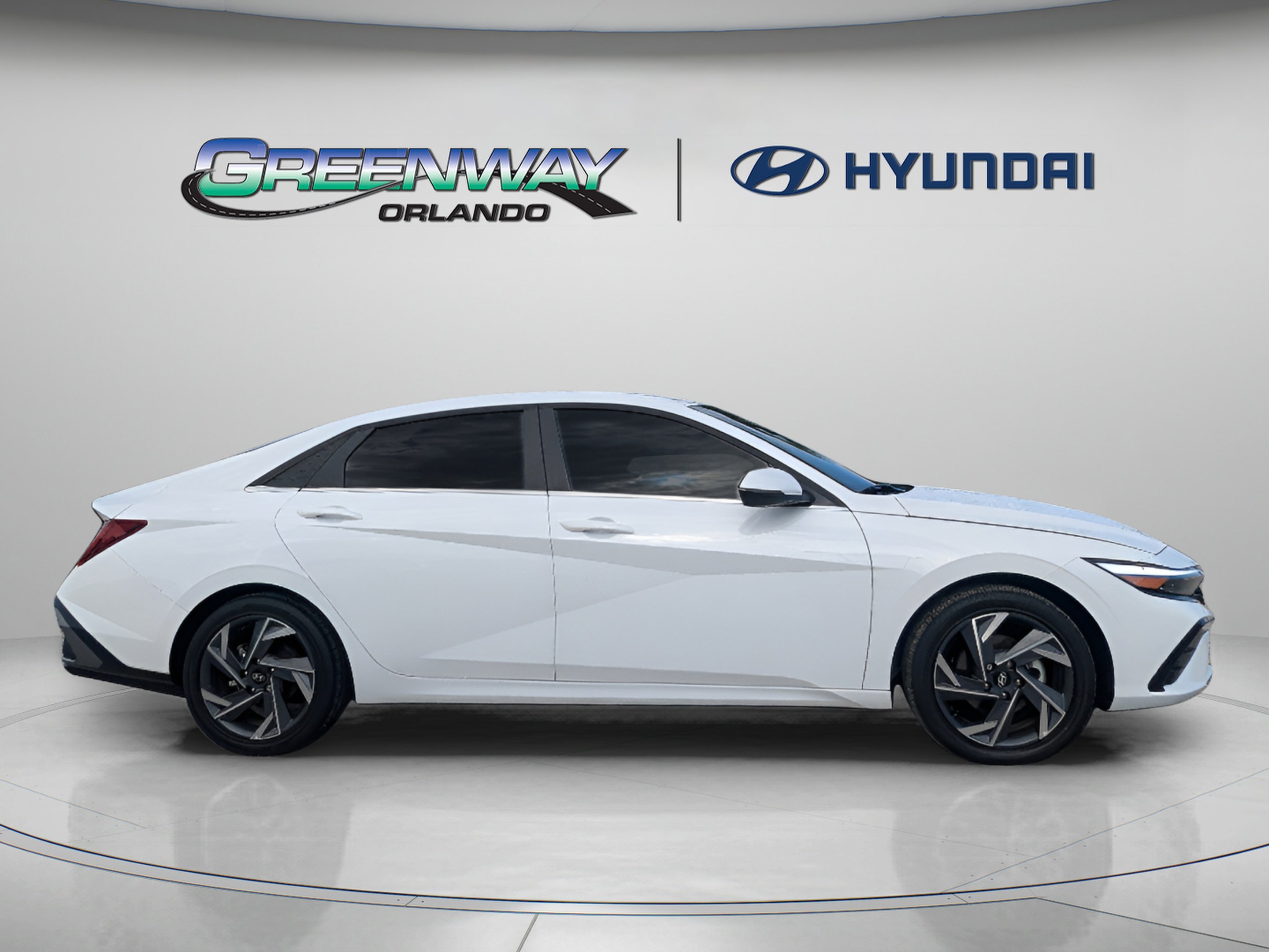 2024 Hyundai Elantra Limited - Photo 10