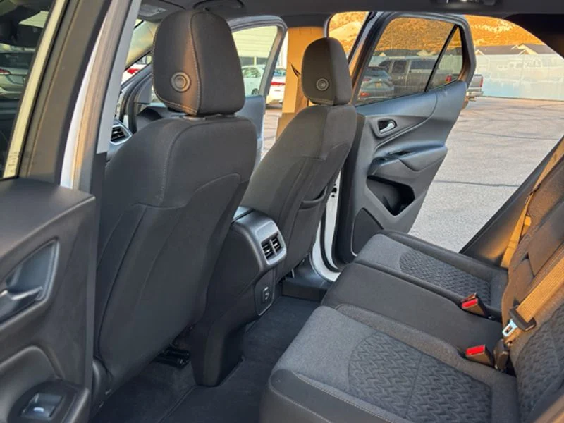 Used 2024 Summit White Chevrolet LT image 12