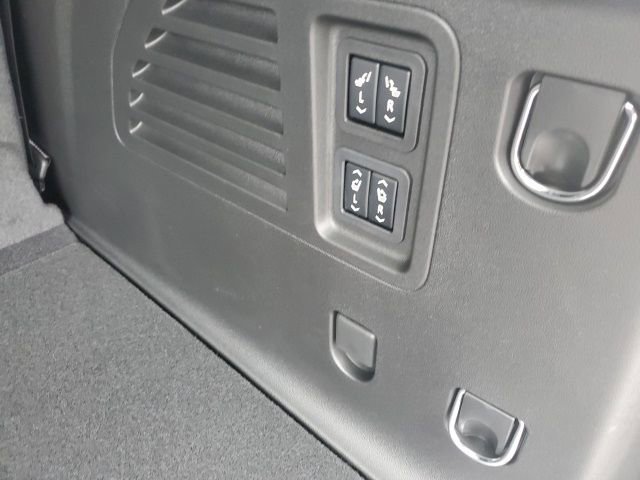 2025 GMC Acadia Denali - Photo 24