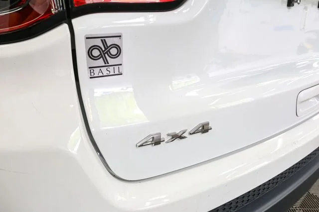 Used 2024 White Jeep Latitude image 9
