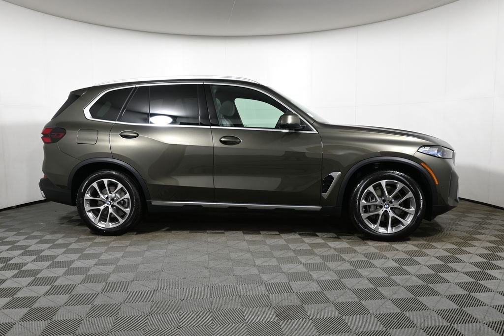 Used 2026 Green Metallic BMW xDrive40i image 8