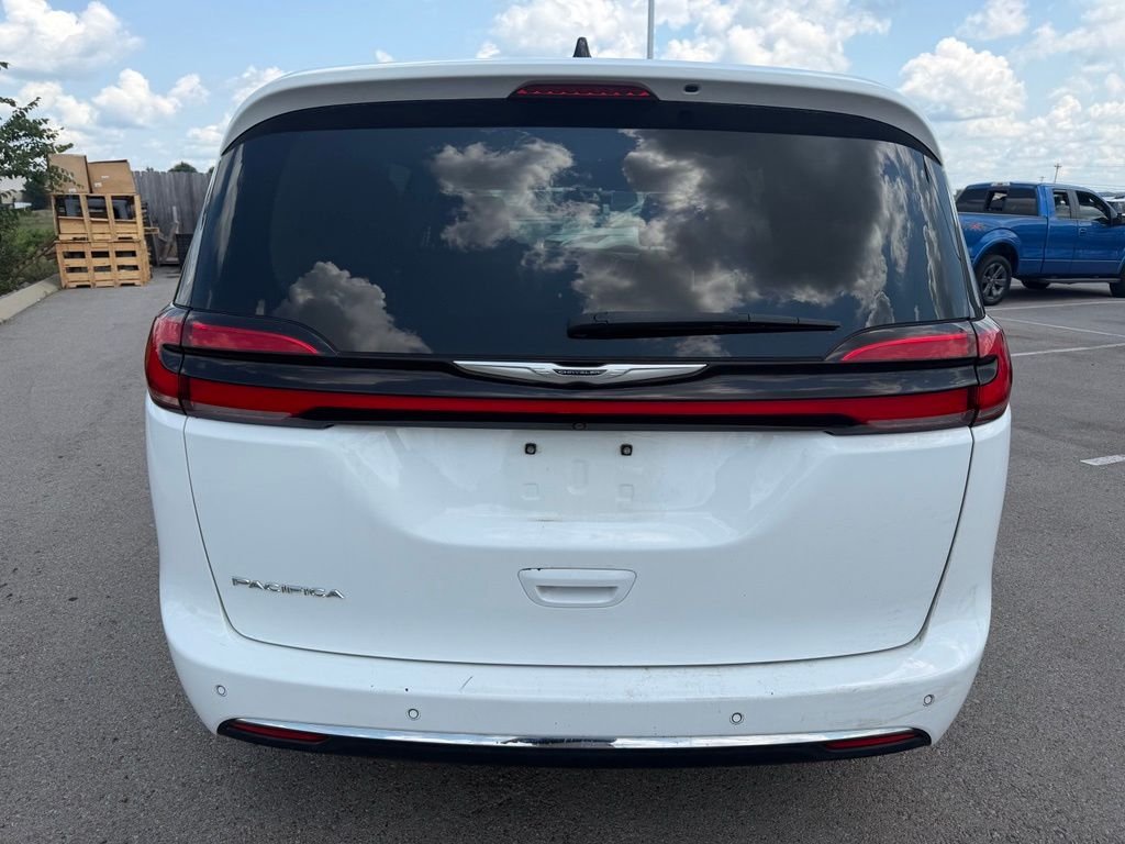 Used 2023 White Chrysler Touring L image 20