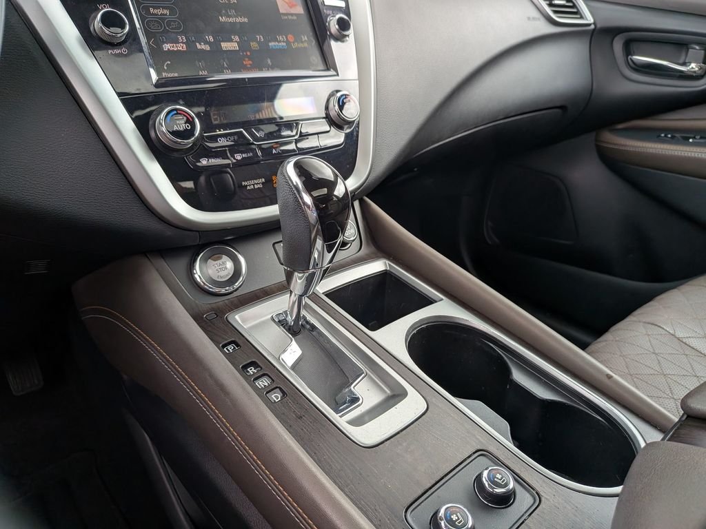 Used 2021 Black Nissan Platinum image 33
