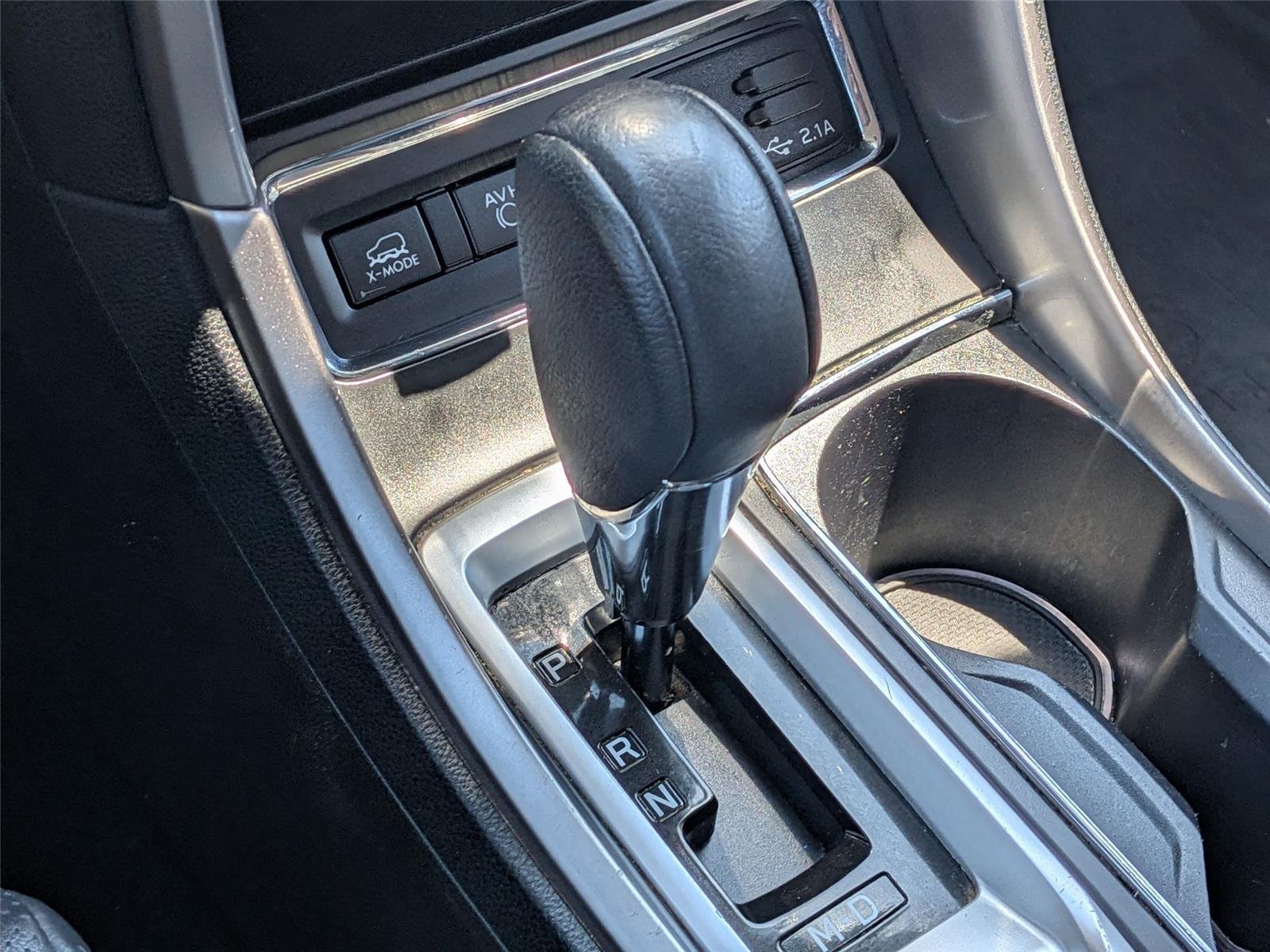 Used 2020 Ice Silver Metallic Subaru Limited image 14