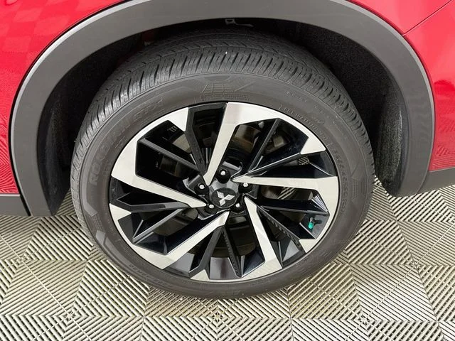 Certified Used 2024 Red Mitsubishi SE Black Edition image 20