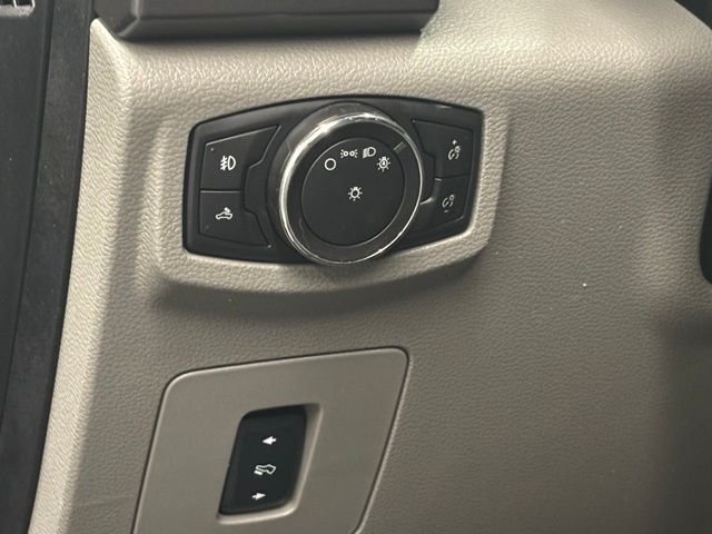Used 2017 Gray Ford XLT image 19