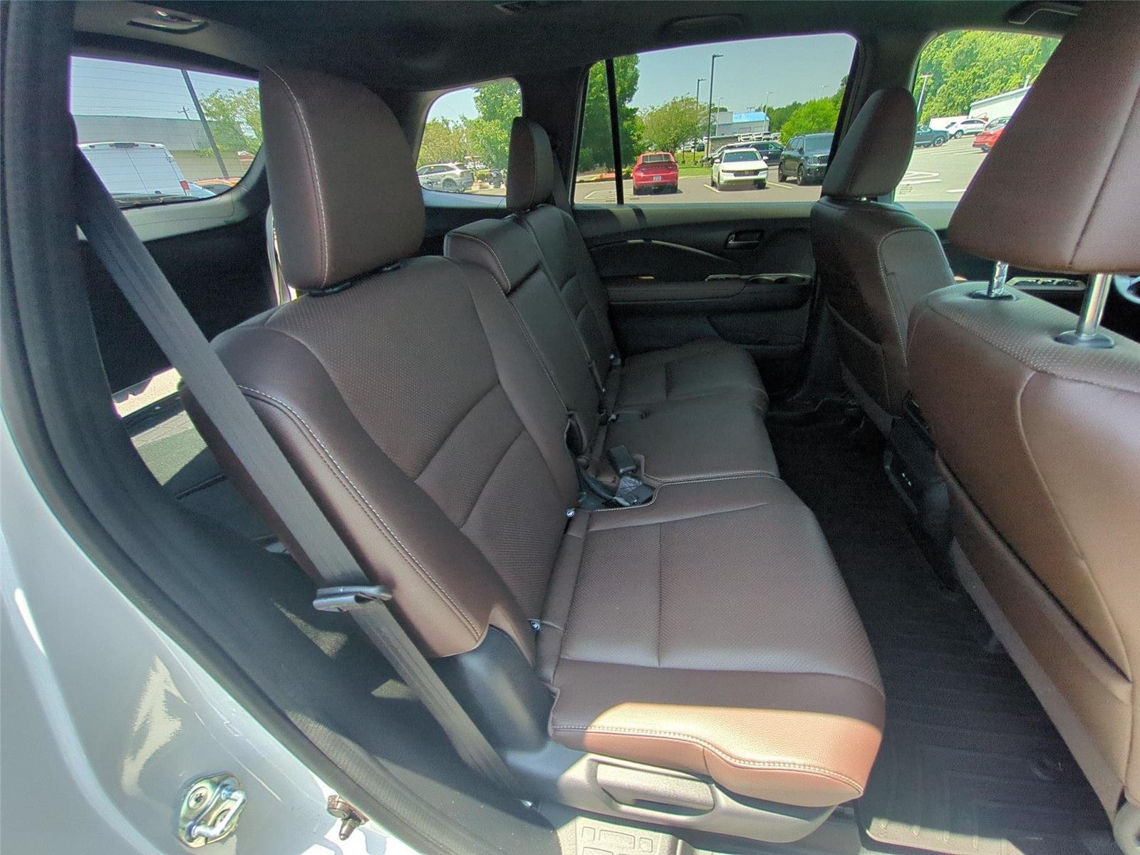 Used 2025 Platinum White Pearl Honda EX-L image 52