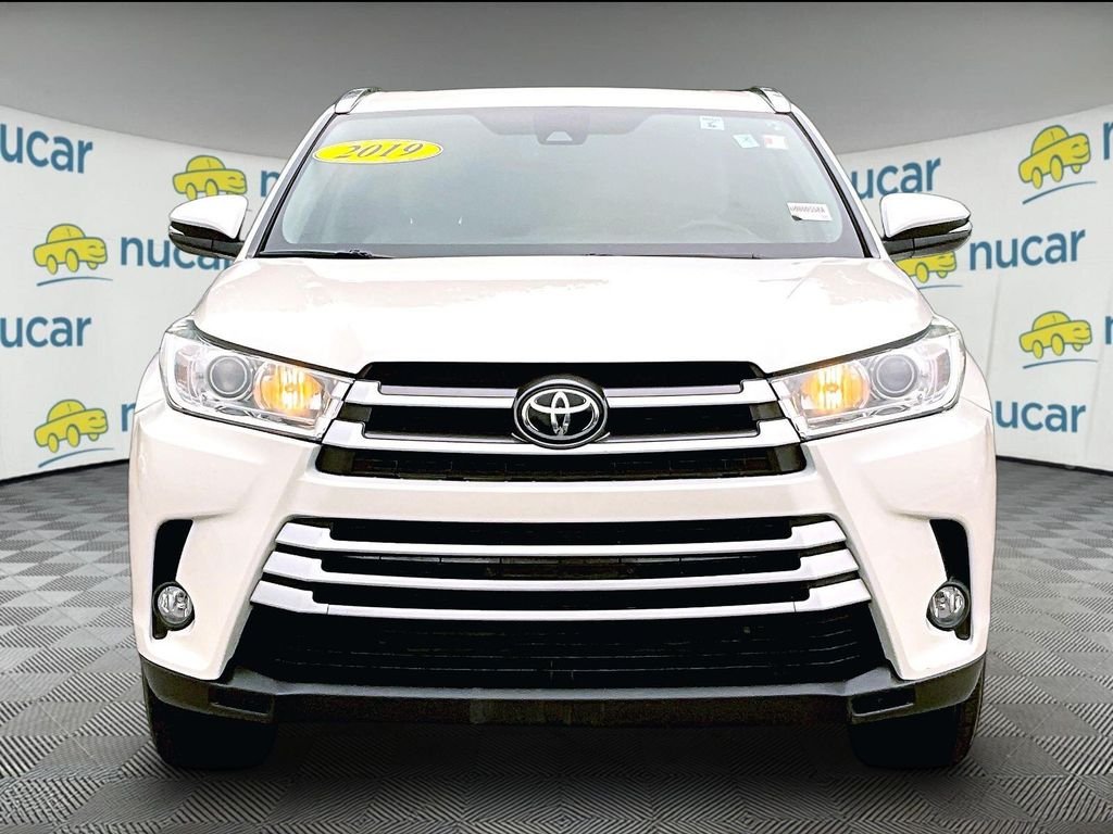 Used 2019 White Toyota XLE image 2